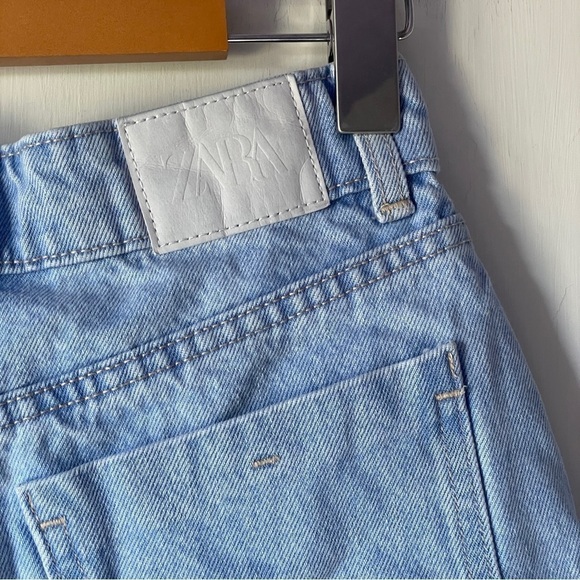 Zara High Waisted Denim Shorts - Picture 4 of 4
